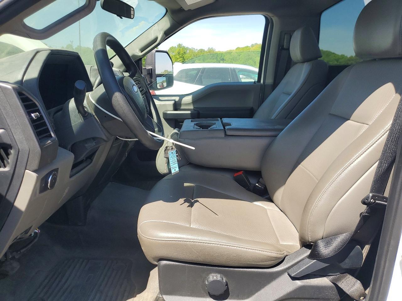 2022 Ford F250 Super Duty - Фото 7
