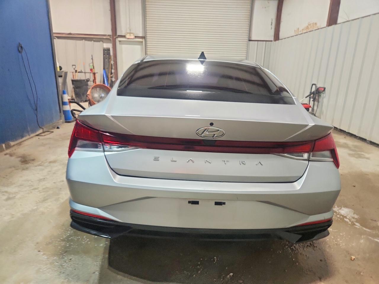2021 Hyundai Elantra Se - Image 6