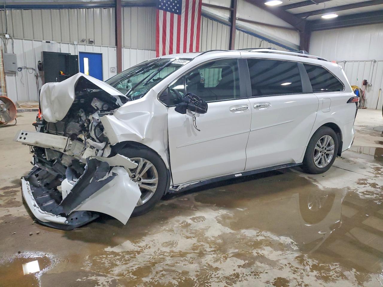 2024 Toyota Sienna Platinum 7-Passenger