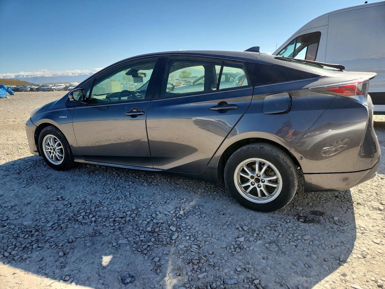 2017 Toyota Prius Two - Фото 2