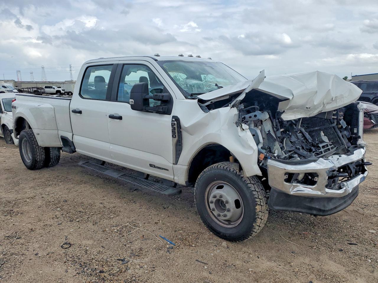 2024 Ford F350 Super Duty - Фото 4