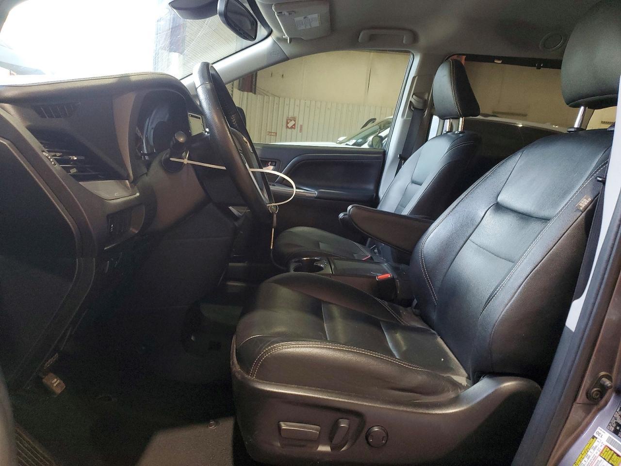 2020 Toyota Sienna Se 8-Passenger - Фото 7