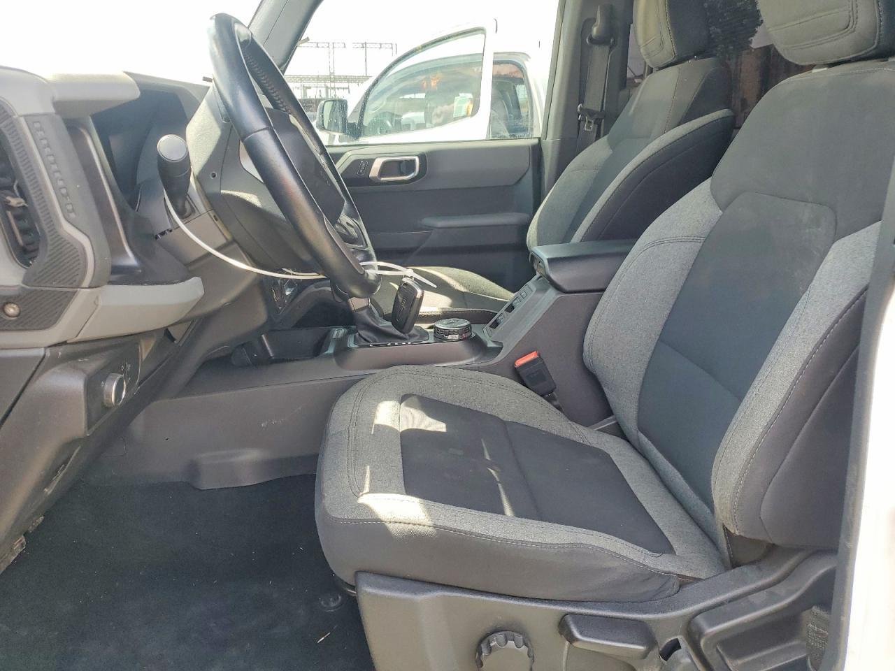 2022 Ford Bronco Base - Image 7