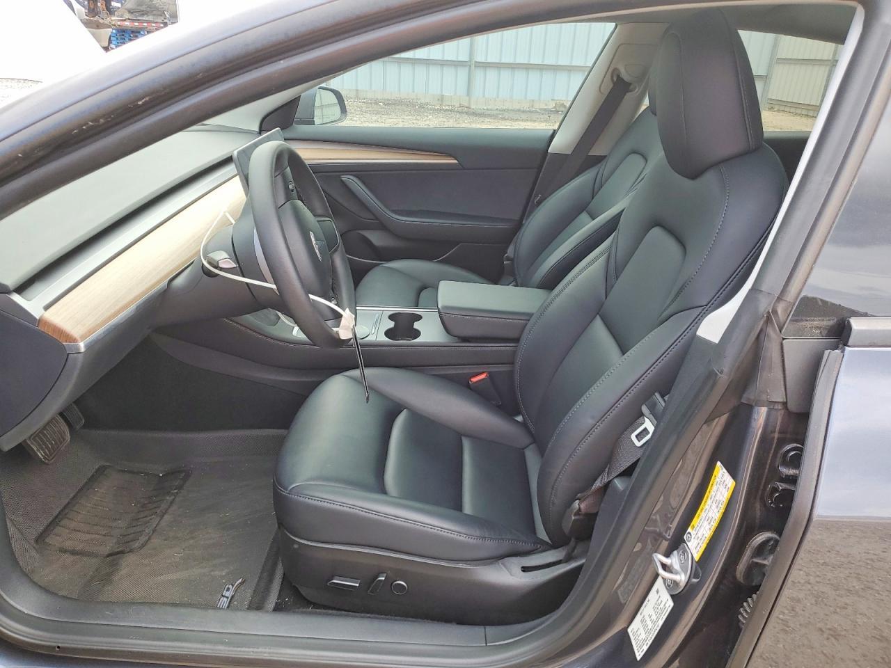 2023 Tesla Model 3 - Image 7