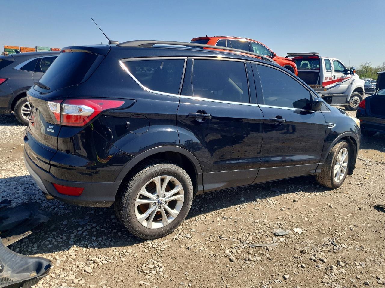 2017 Ford Escape Se - Фото 3