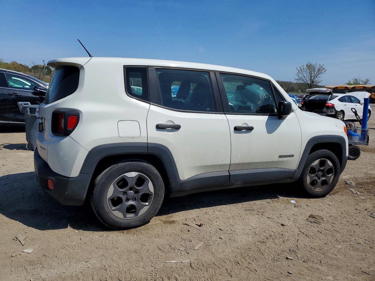 2015 Jeep Renegade Sport - Image 3