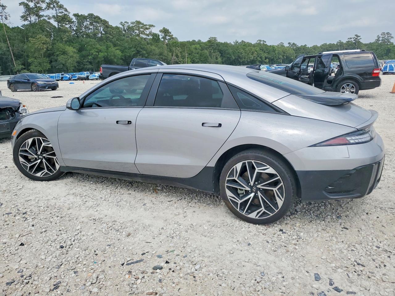 2024 Hyundai Ioniq 6 Sel - Image 2