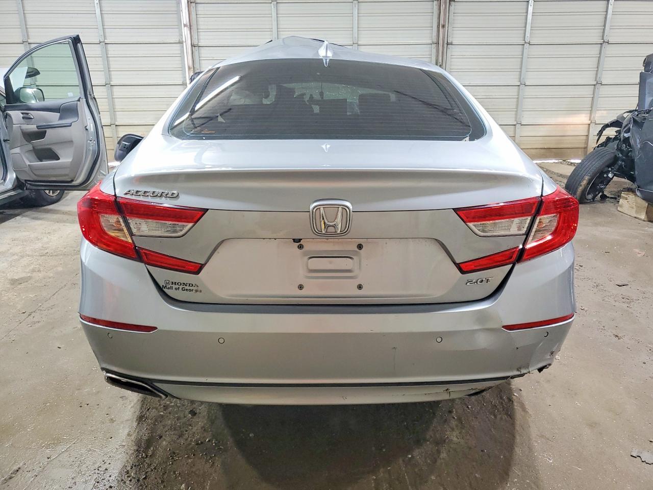 2019 Honda Accord Touring - Image 6