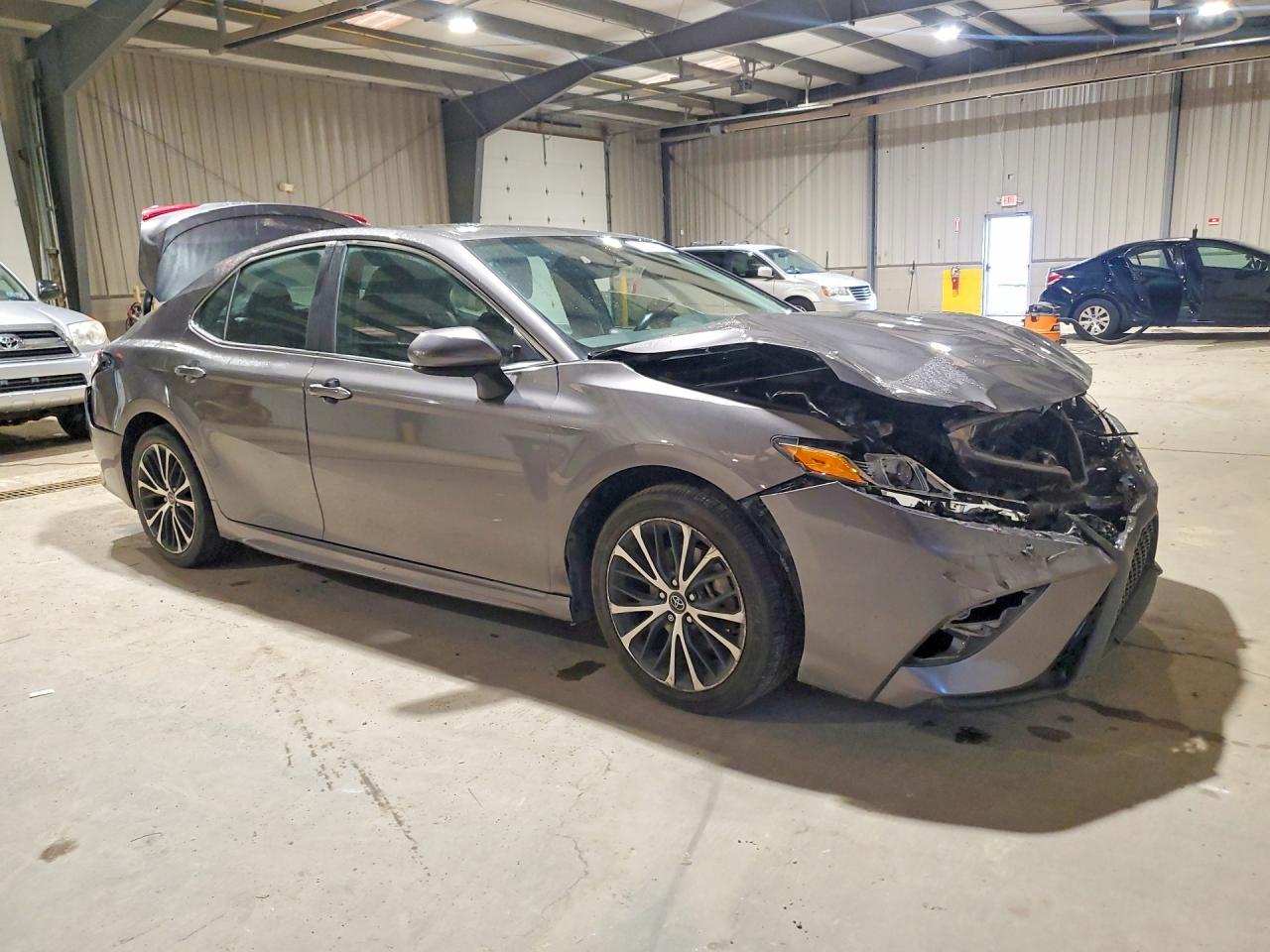 2019 Toyota Camry - Фото 4