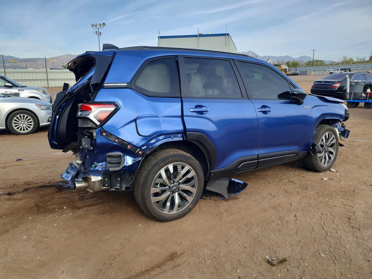 2025 Subaru Forester Touring - Фото 3