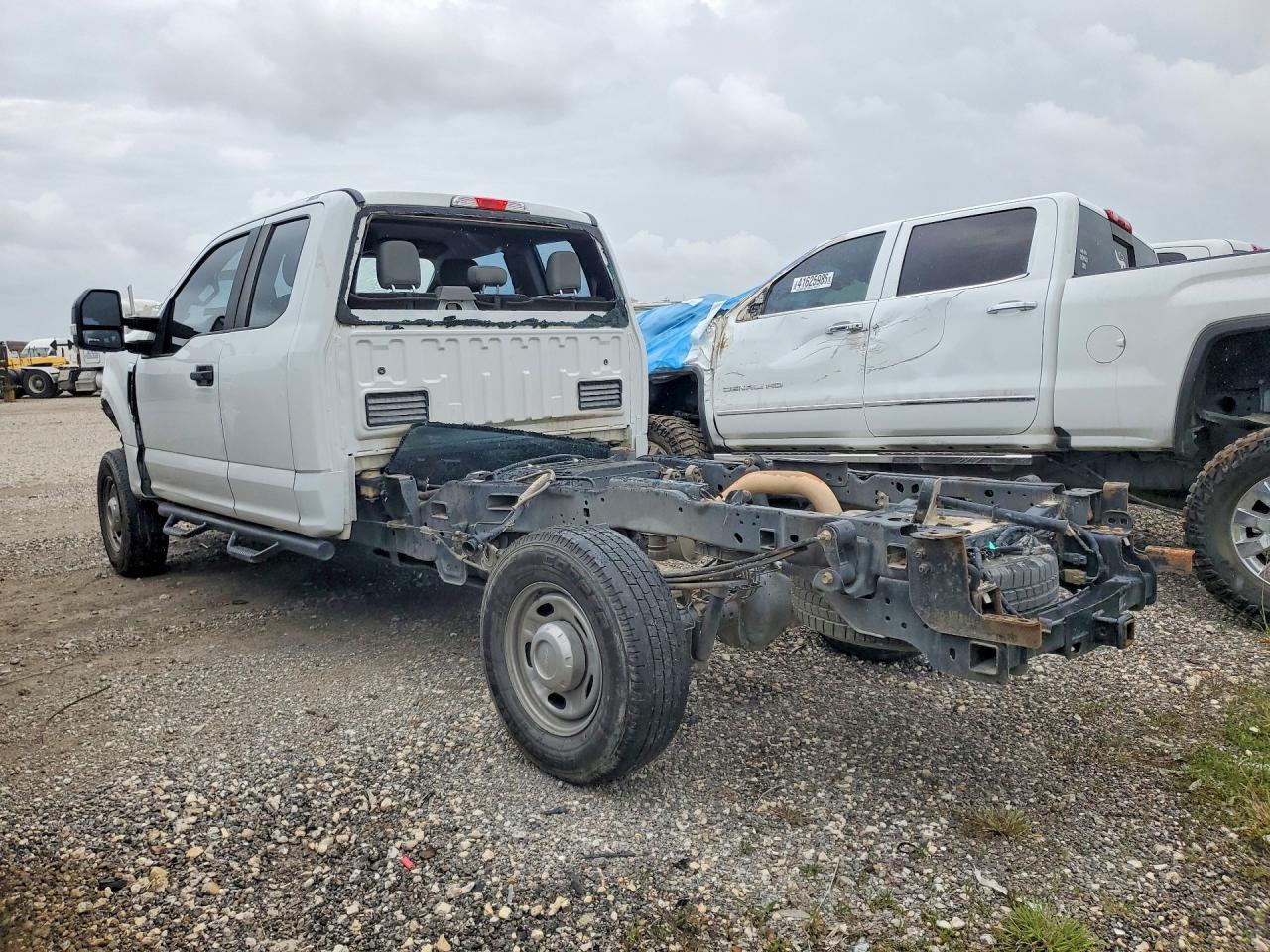 2019 Ford F250 Super Duty Truck Cab And Chassis - Фото 2
