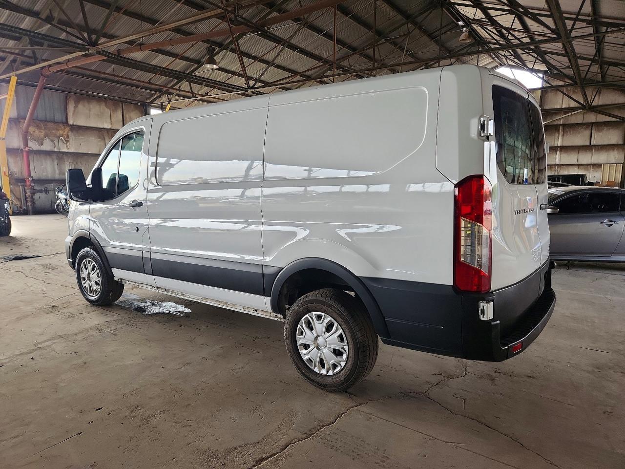 2025 Ford Transit T-250 - Фото 2