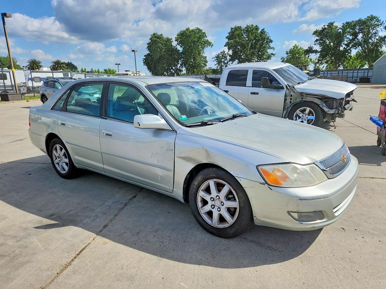 2001 Toyota Avalon Xls - Image 4