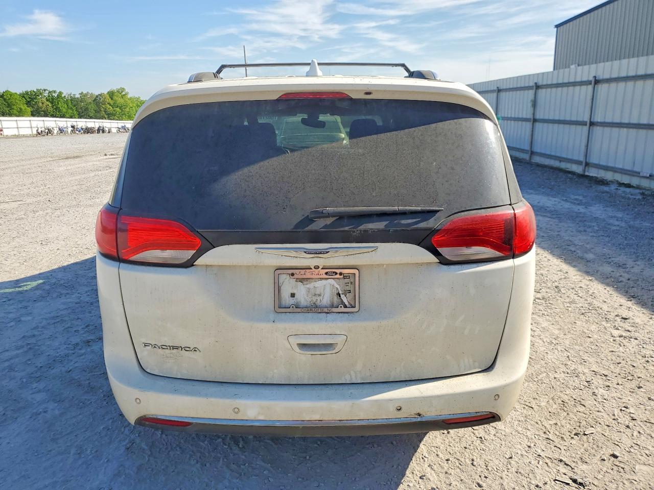 2018 Chrysler Pacifica Touring L Plus - Фото 6