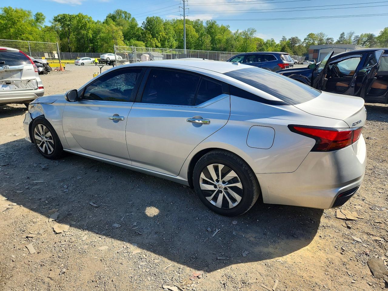 2020 Nissan Altima S - Image 2