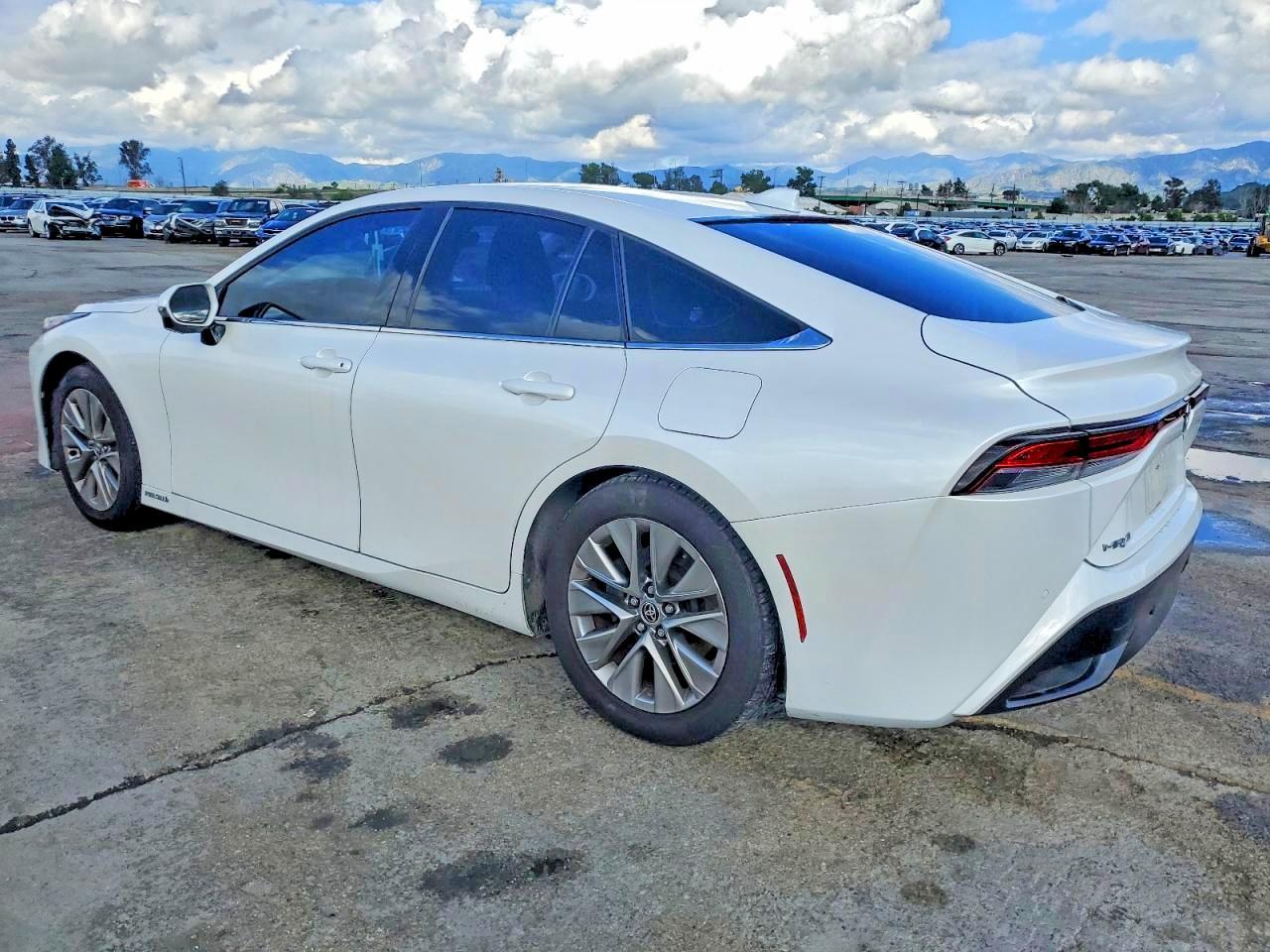 2023 Toyota Mirai Xle - Image 2