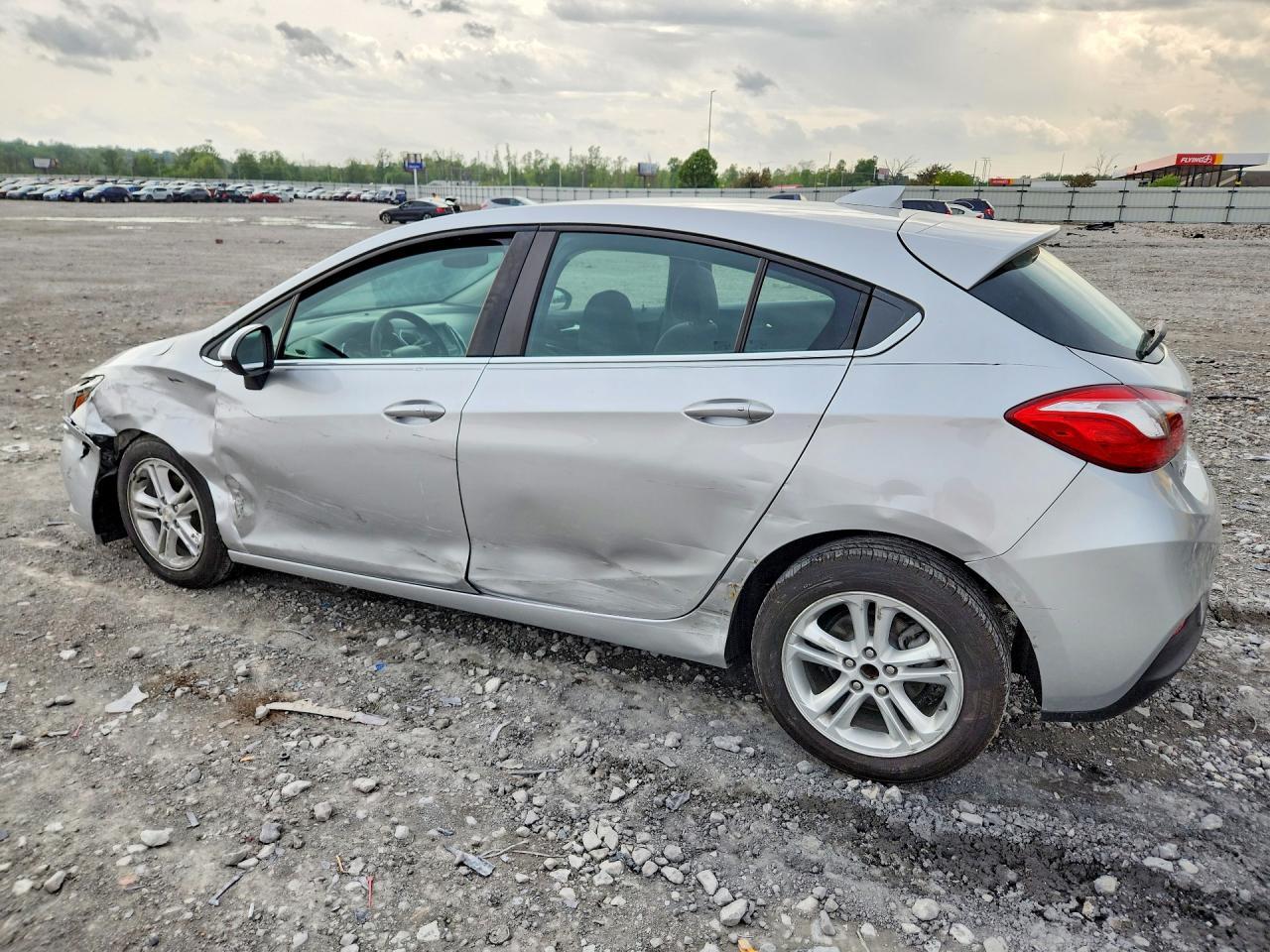 2018 Chevrolet Cruze Lt - Фото 2