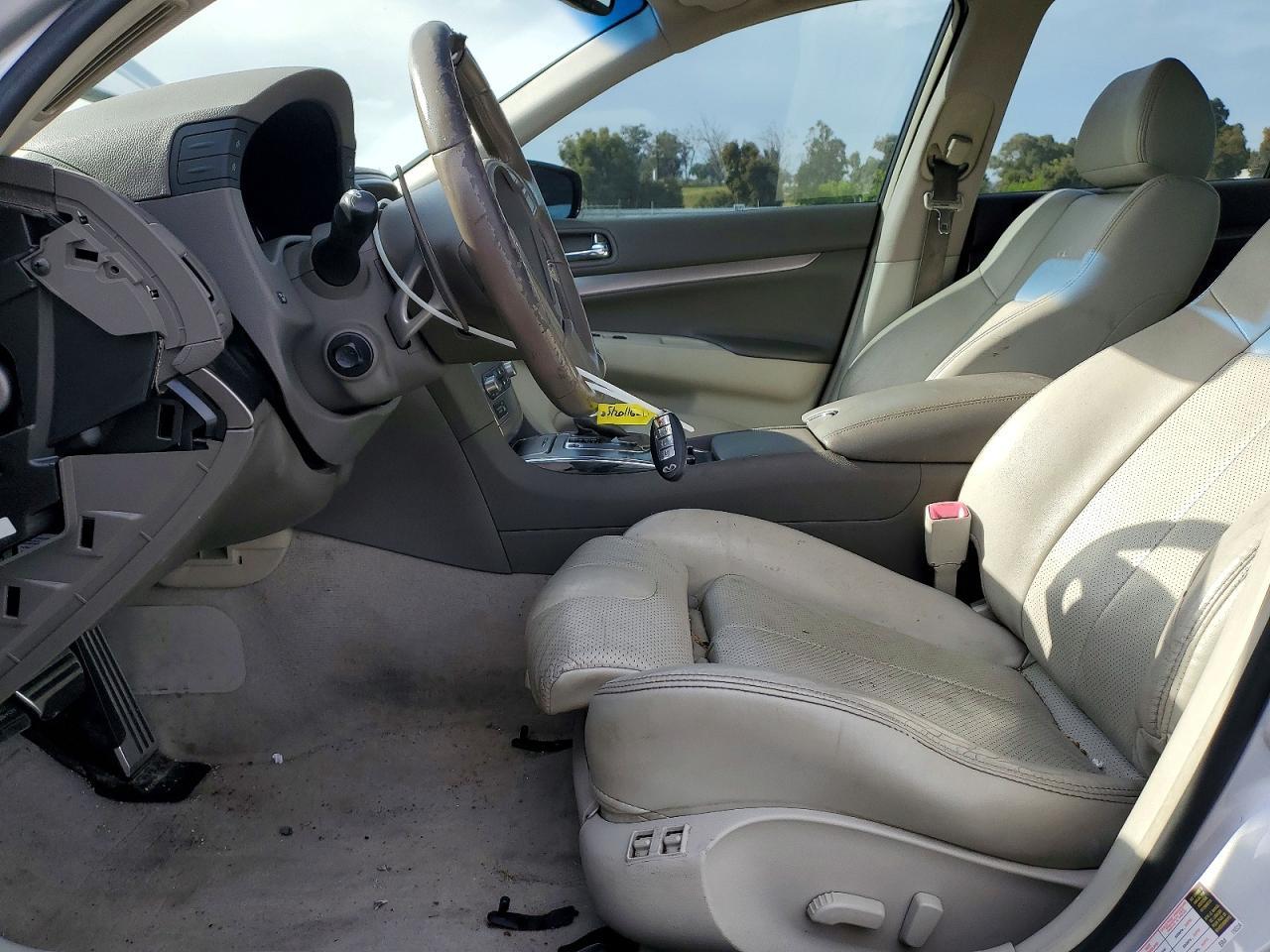 2010 Infiniti G37 - Image 7