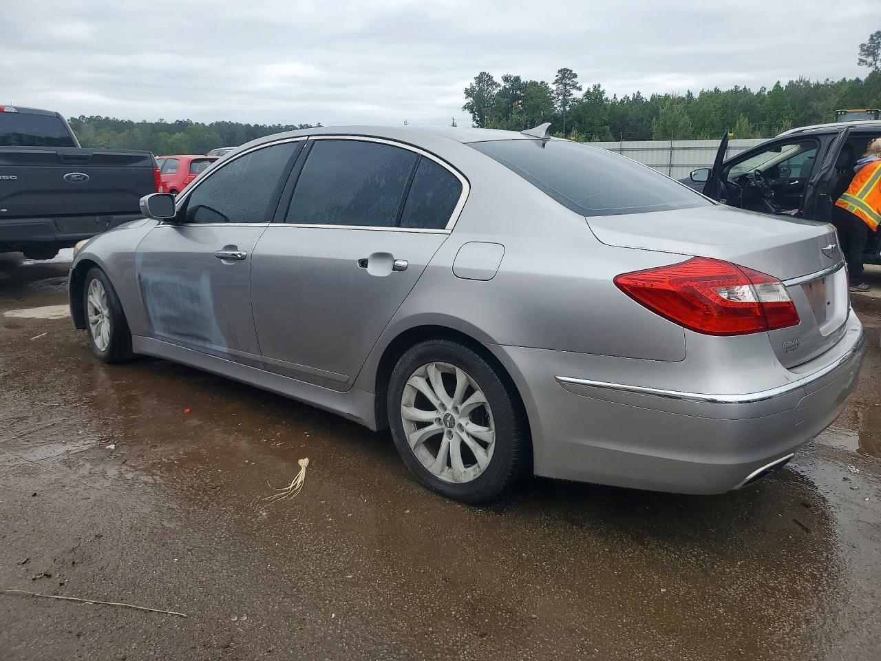 2013 Hyundai Genesis 3.8L - Image 2