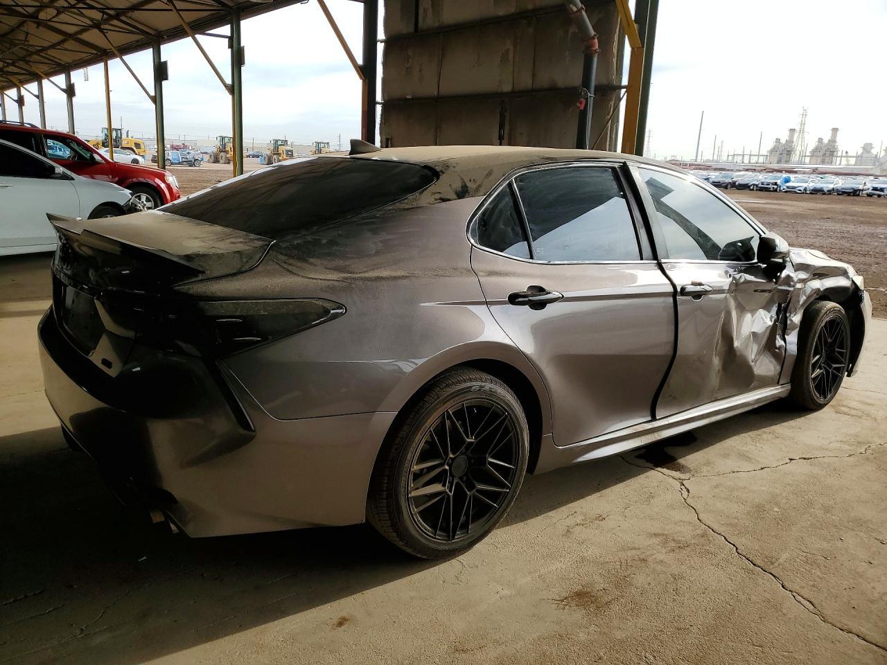 2019 Toyota Camry Se - Фото 3