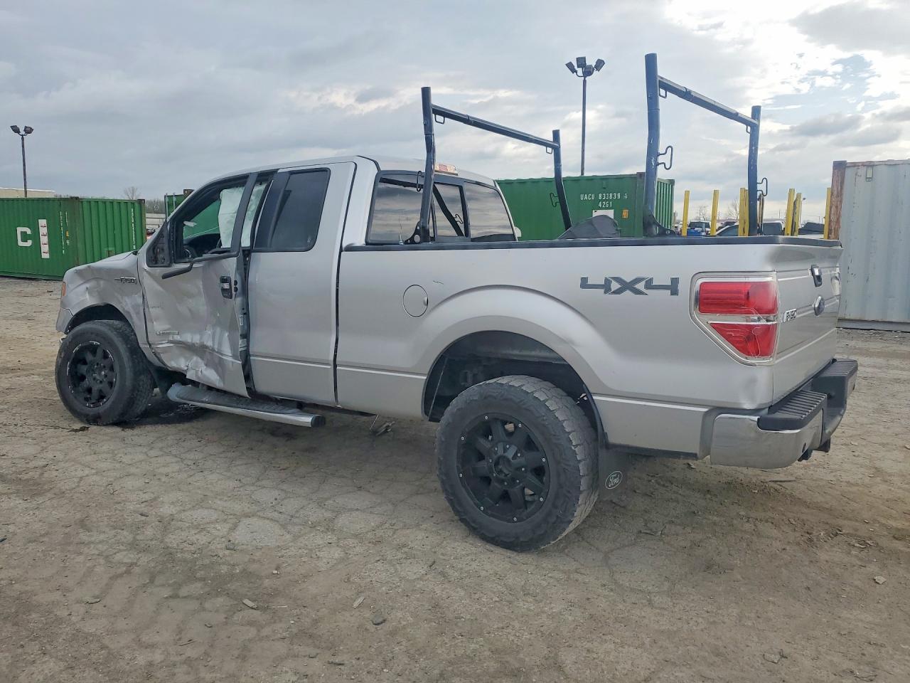 2012 Ford F150 Super Cab - Фото 2