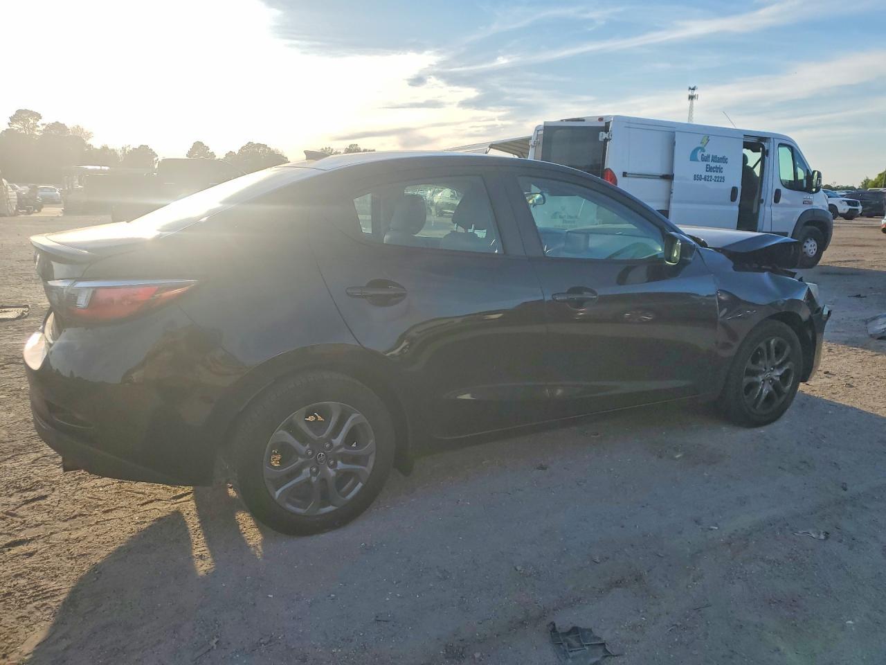 2019 Toyota Yaris Le - Фото 3