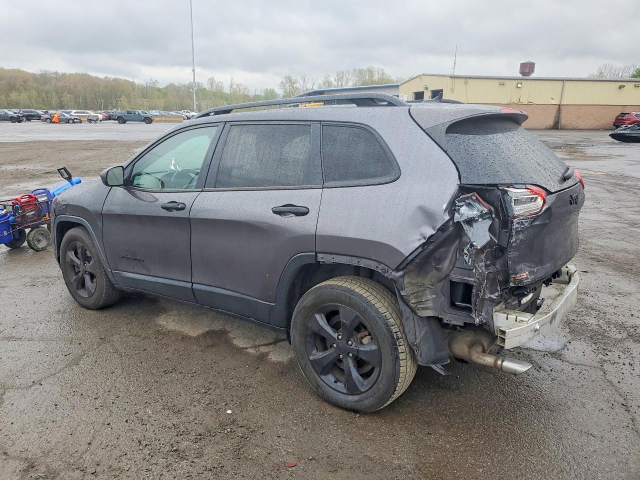 2017 Jeep Cherokee Sport - Image 2