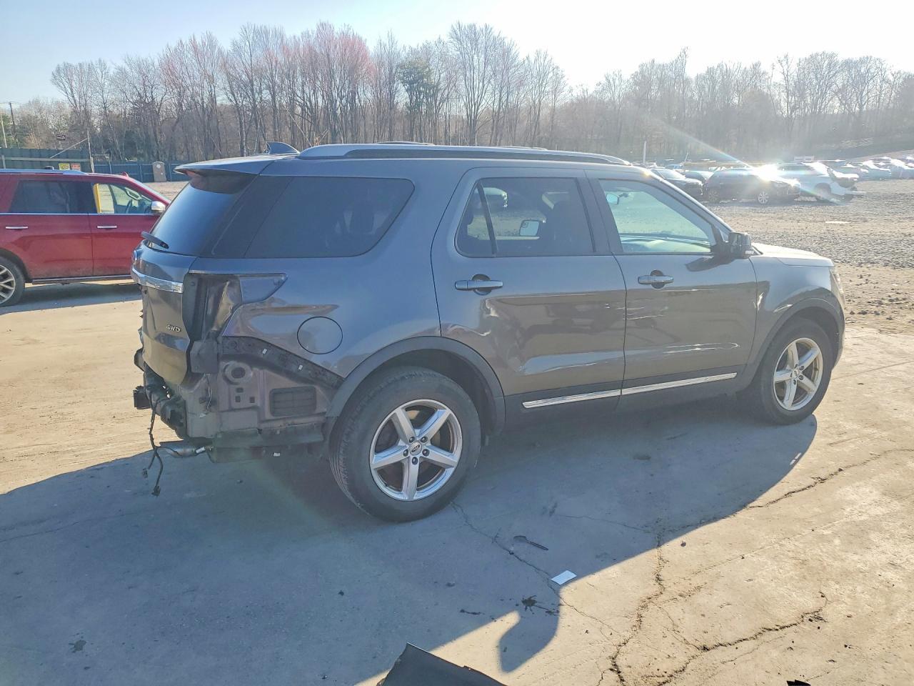 2017 Ford Explorer Xlt - Image 3