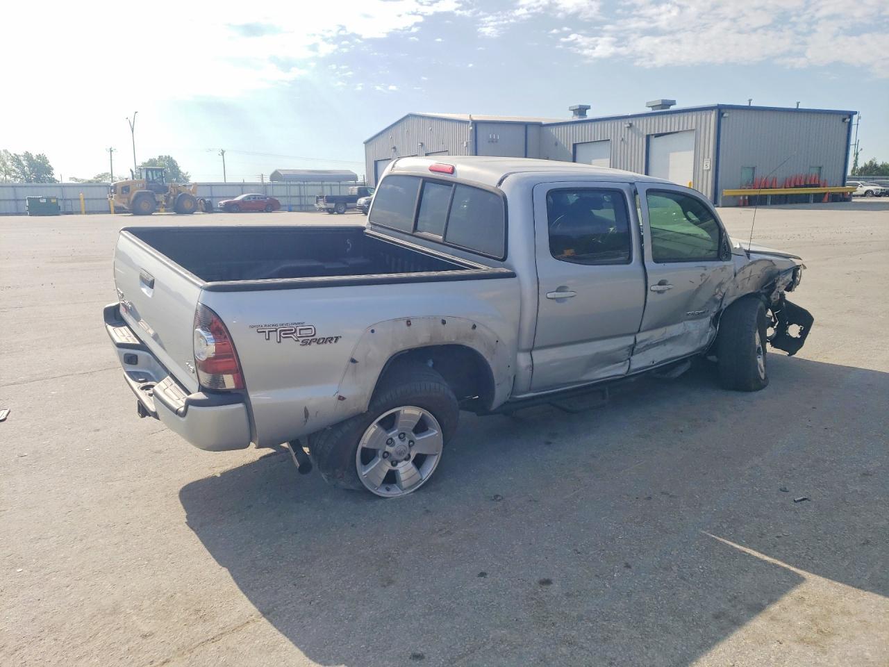 2013 Toyota Tacoma Double Cab - Фото 3