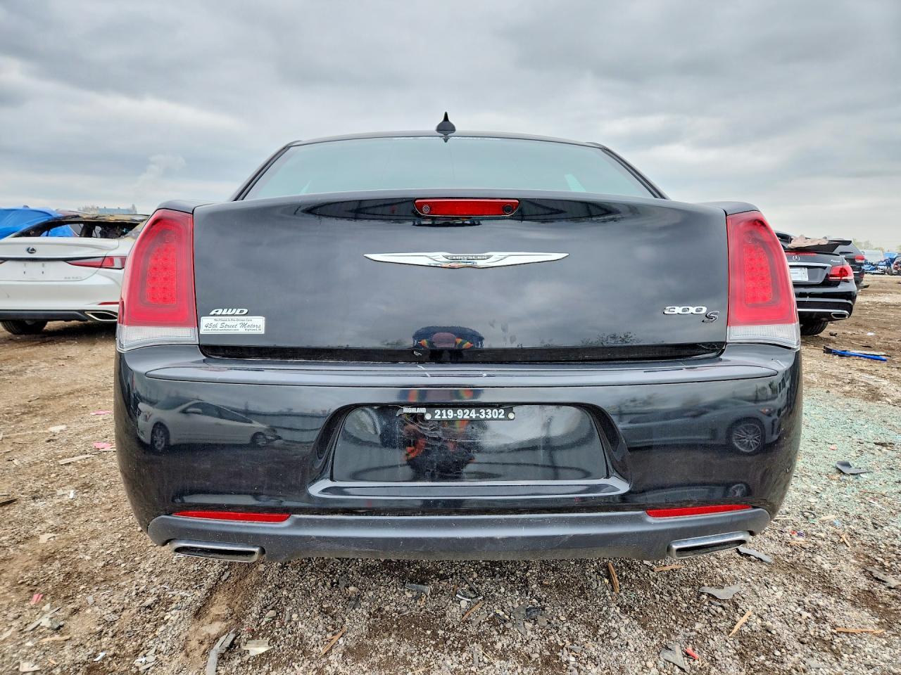 2016 Chrysler 300 S - Image 6