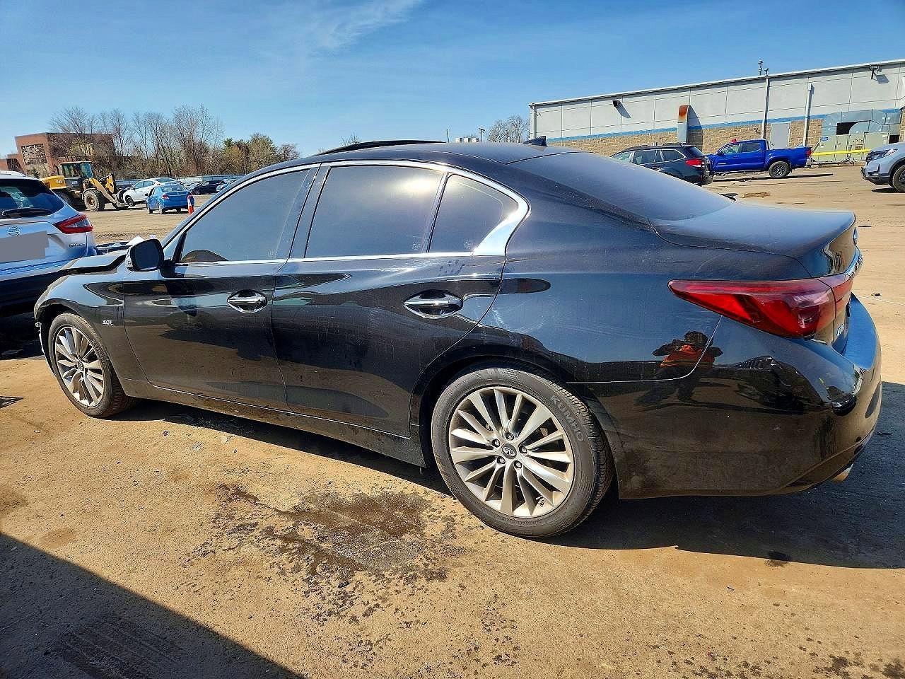 2018 Infiniti Q50 3.0T Luxe - Image 2
