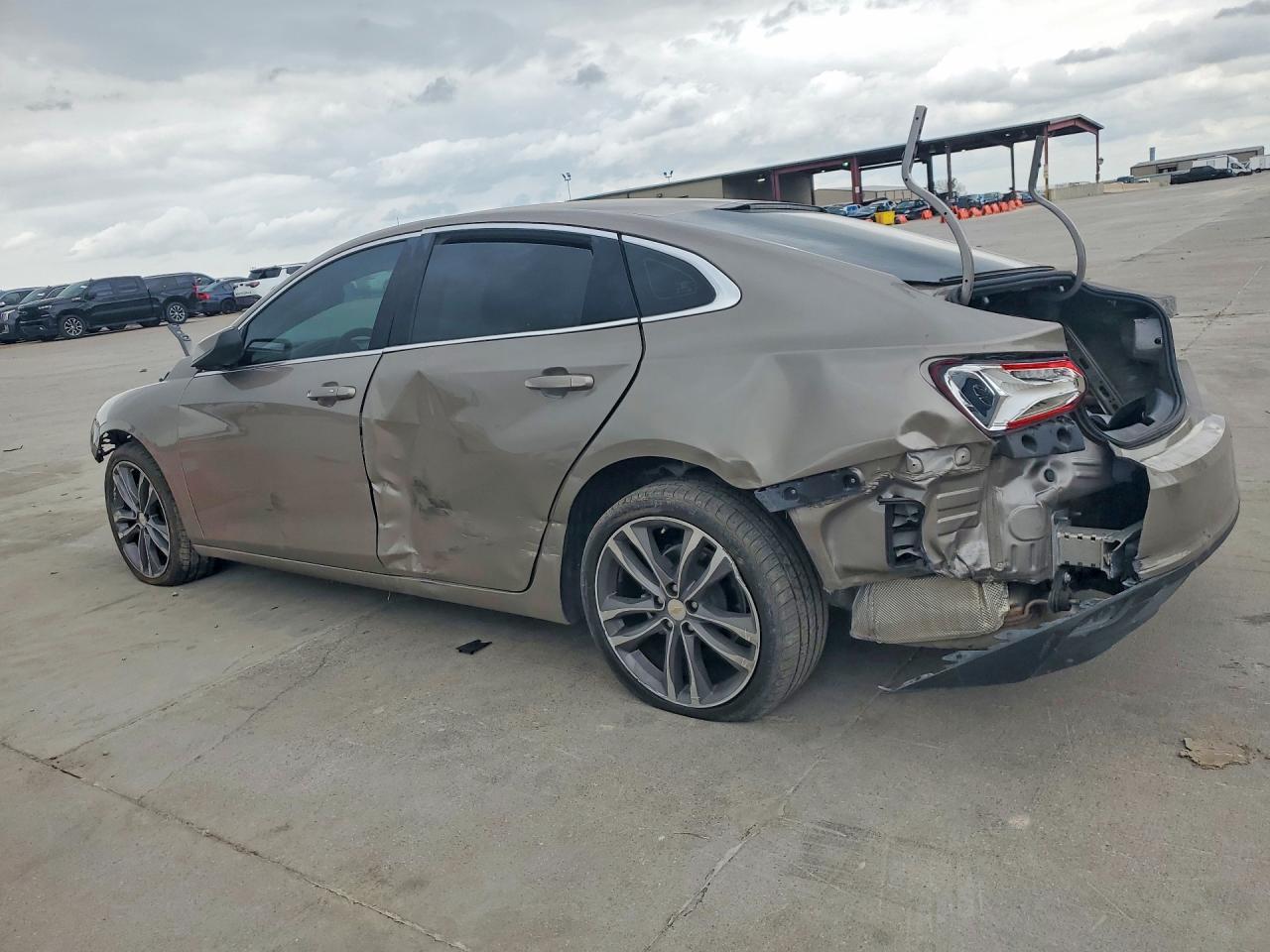 2022 Chevrolet Malibu Lt - Image 2