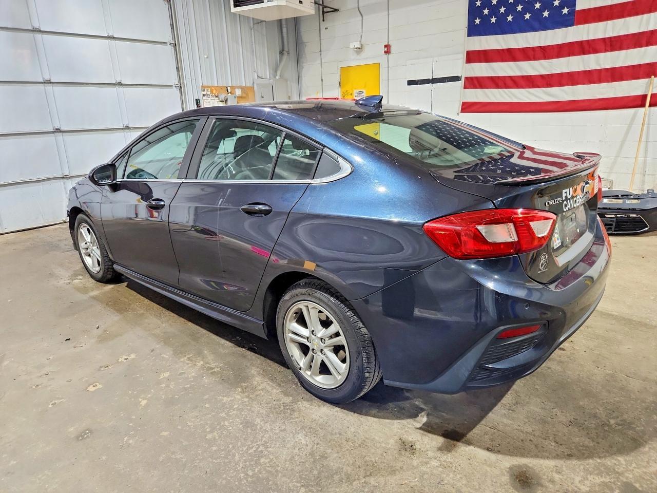 2016 Chevrolet Cruze Lt - Image 2