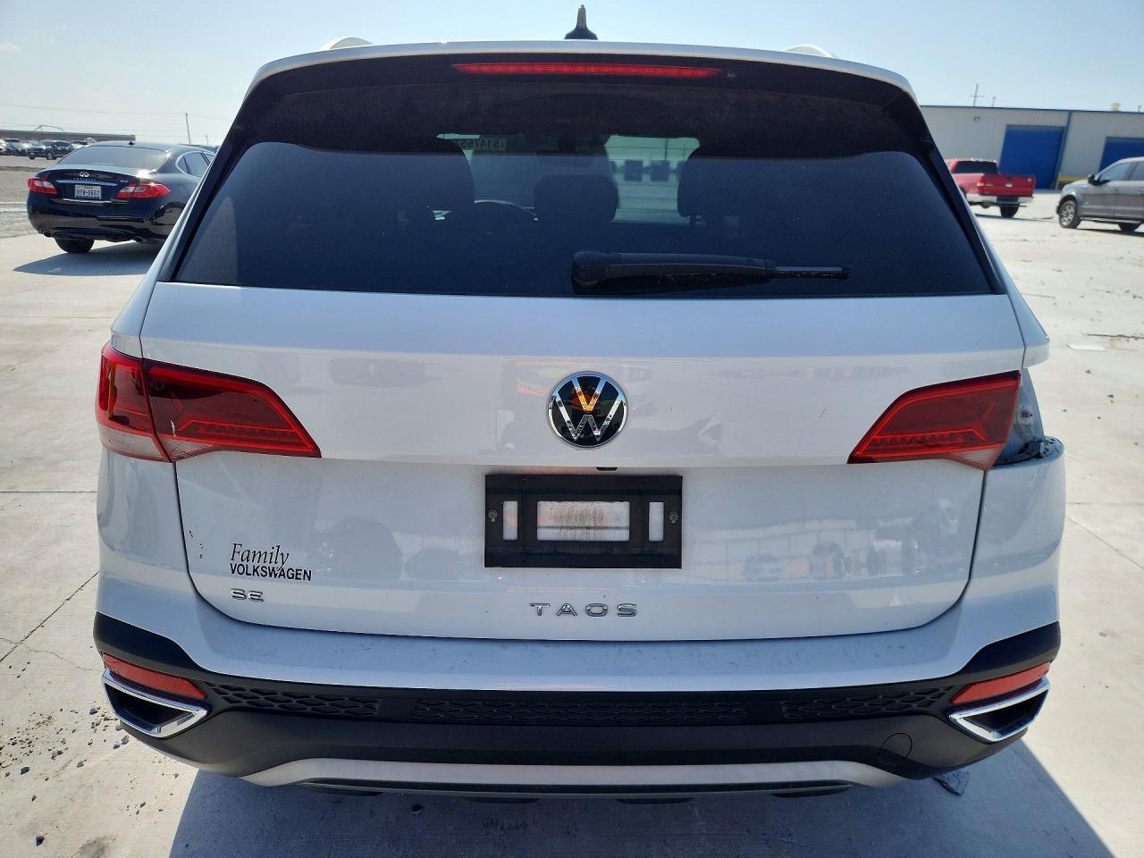 2024 Volkswagen Taos Se - Image 6