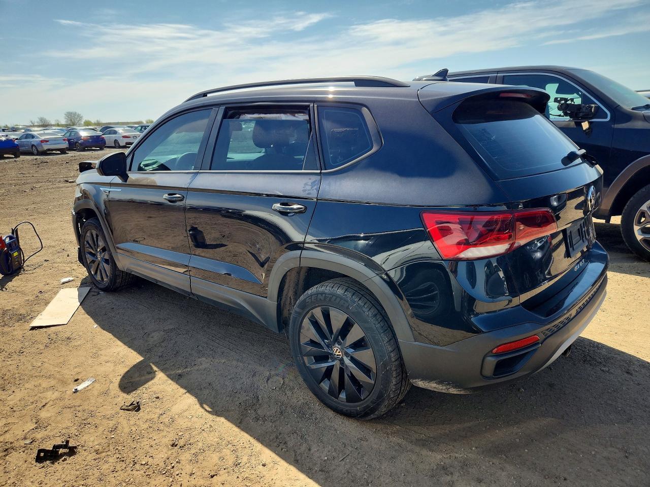 2022 Volkswagen Taos S - Фото 2