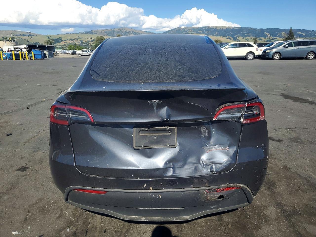 2024 Tesla Model Y - Фото 6
