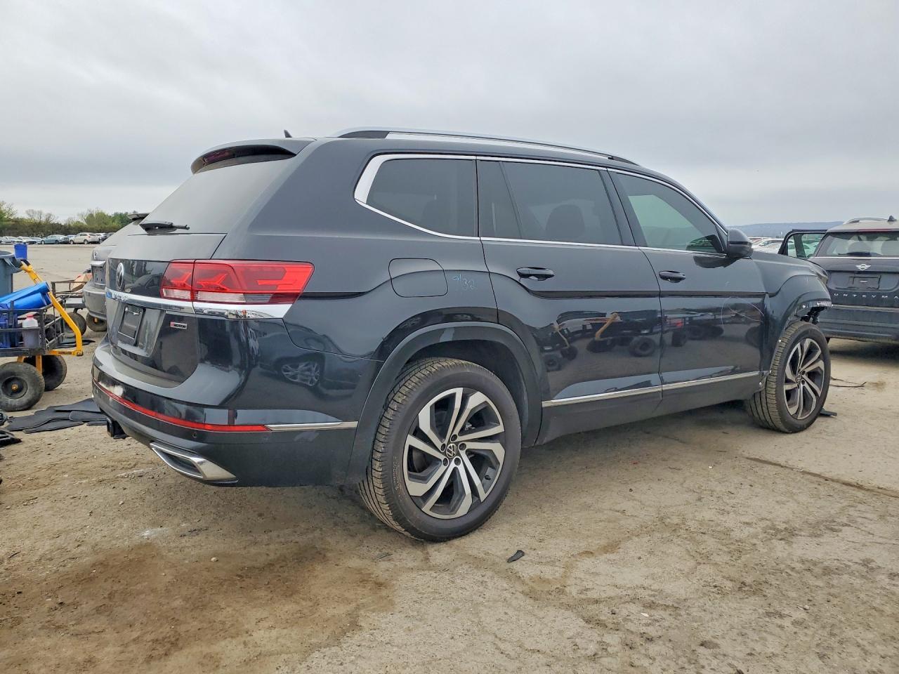 2021 Volkswagen Atlas Sel Premium - Image 3