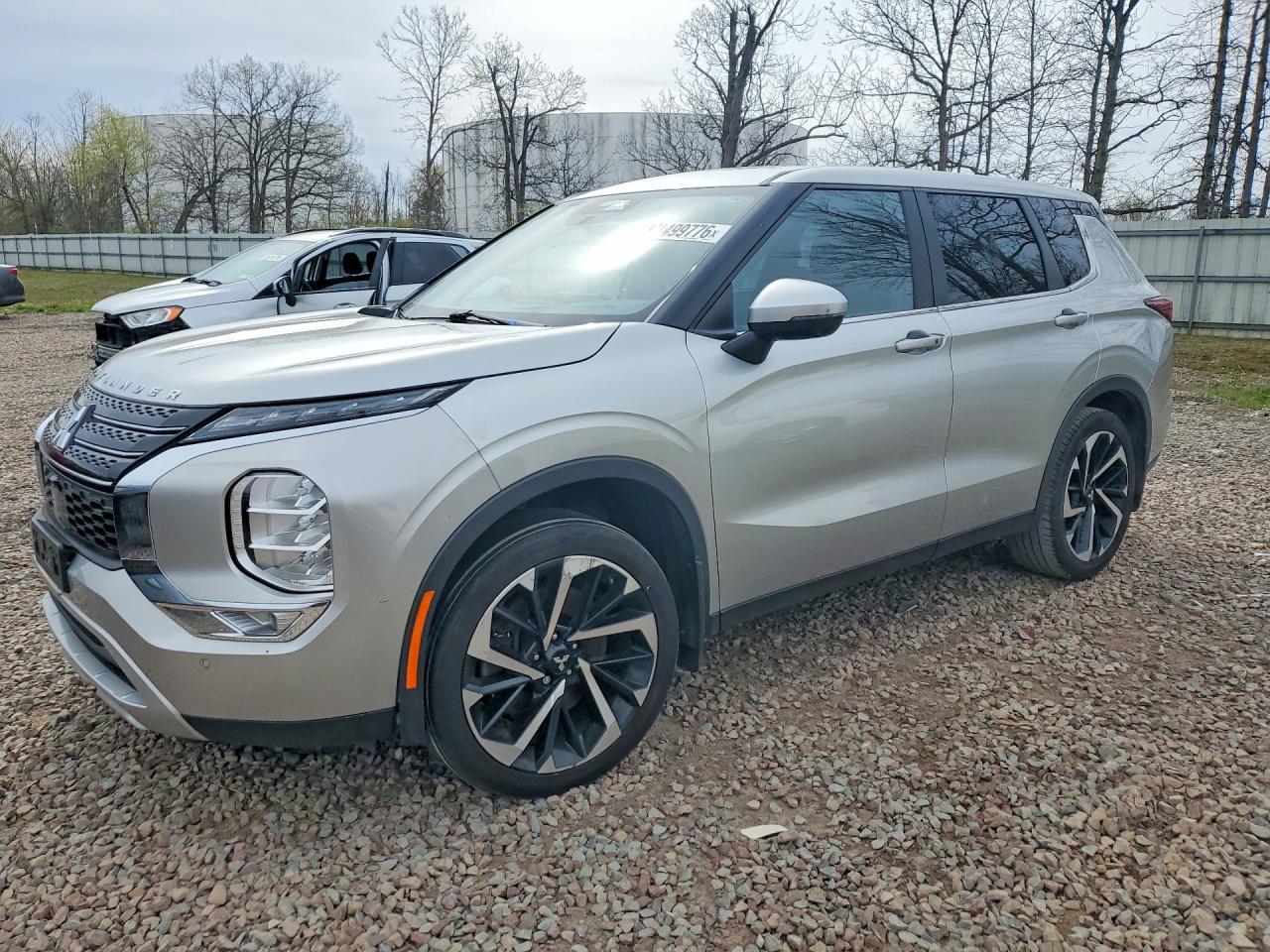 2022 Mitsubishi Outlander Se