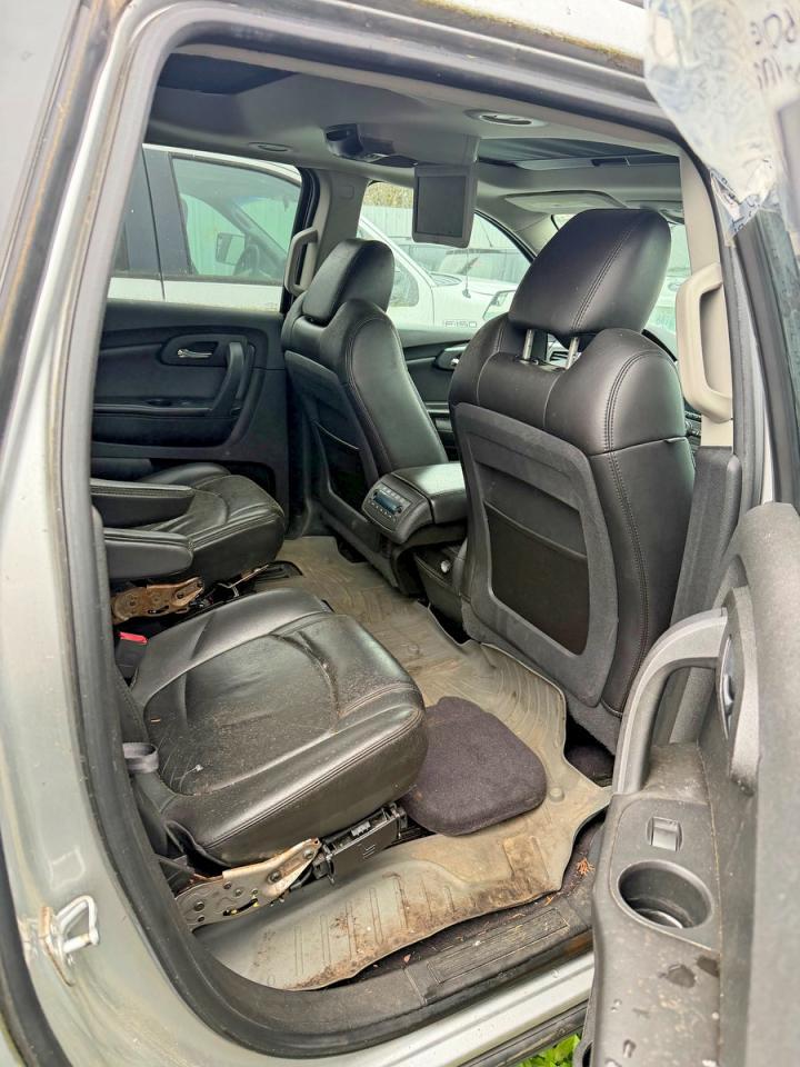 2010 Chevrolet Traverse Lt - Image 6