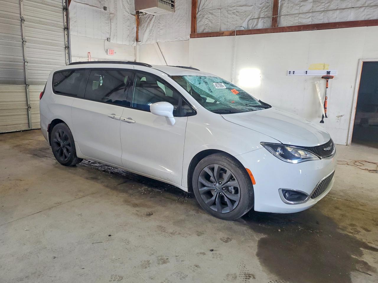 2018 Chrysler Pacifica Touring Plus - Фото 4