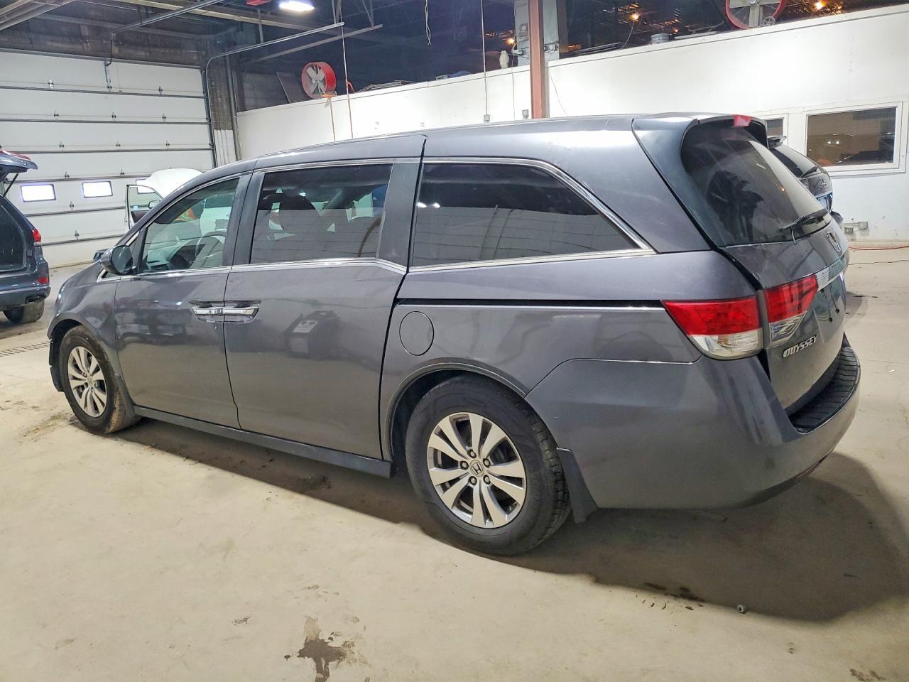 2015 Honda Odyssey Ex - Image 2