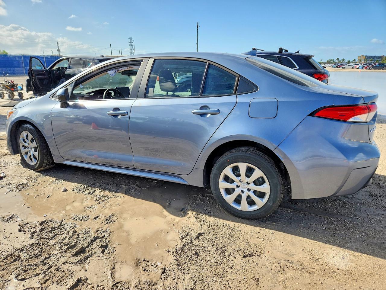 2023 Toyota Corolla Le - Фото 2