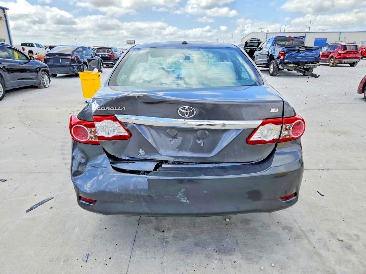 2011 Toyota Corolla Le - Image 6