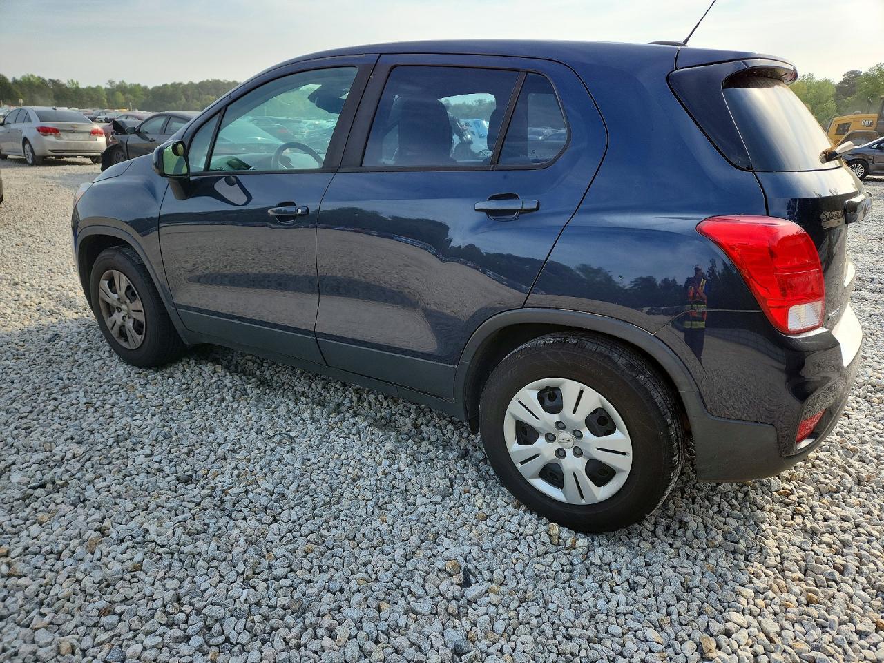 2018 Chevrolet Trax Ls - Image 2