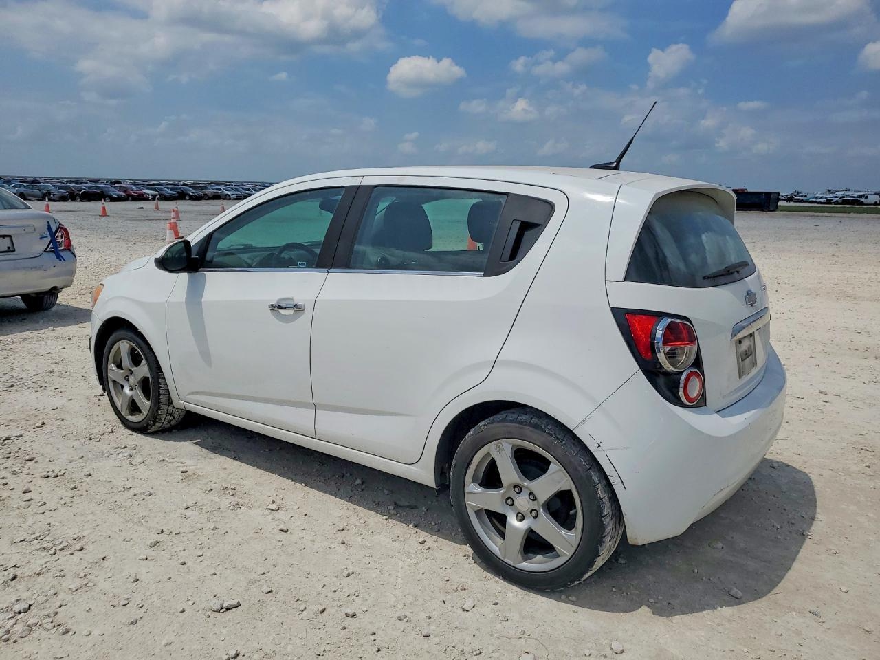 2014 Chevrolet Sonic Ltz - Фото 2