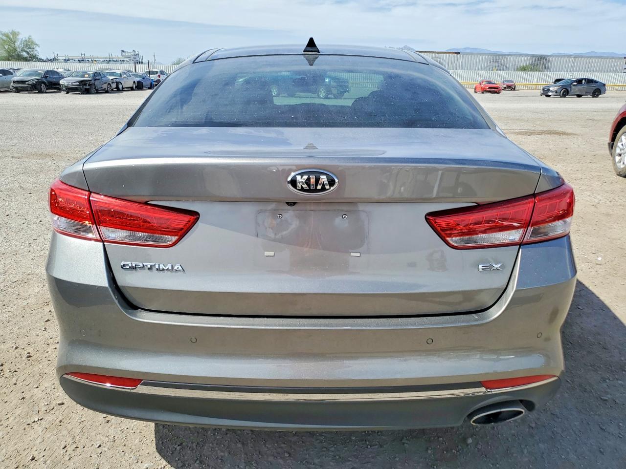 2017 Kia Optima Ex - Image 6