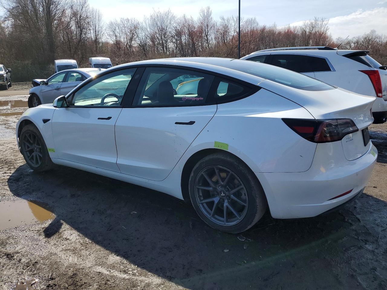 2023 Tesla 3 - Фото 2