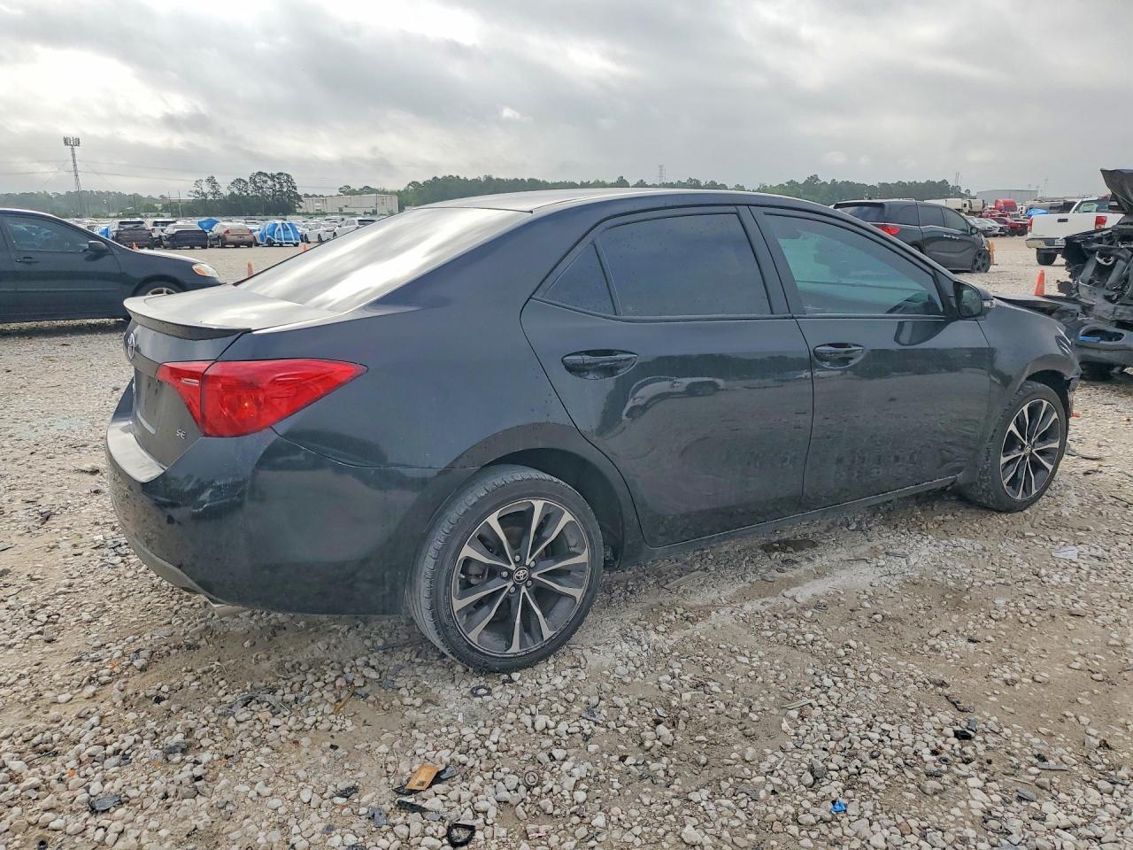 2019 Toyota Corolla Se - Image 3