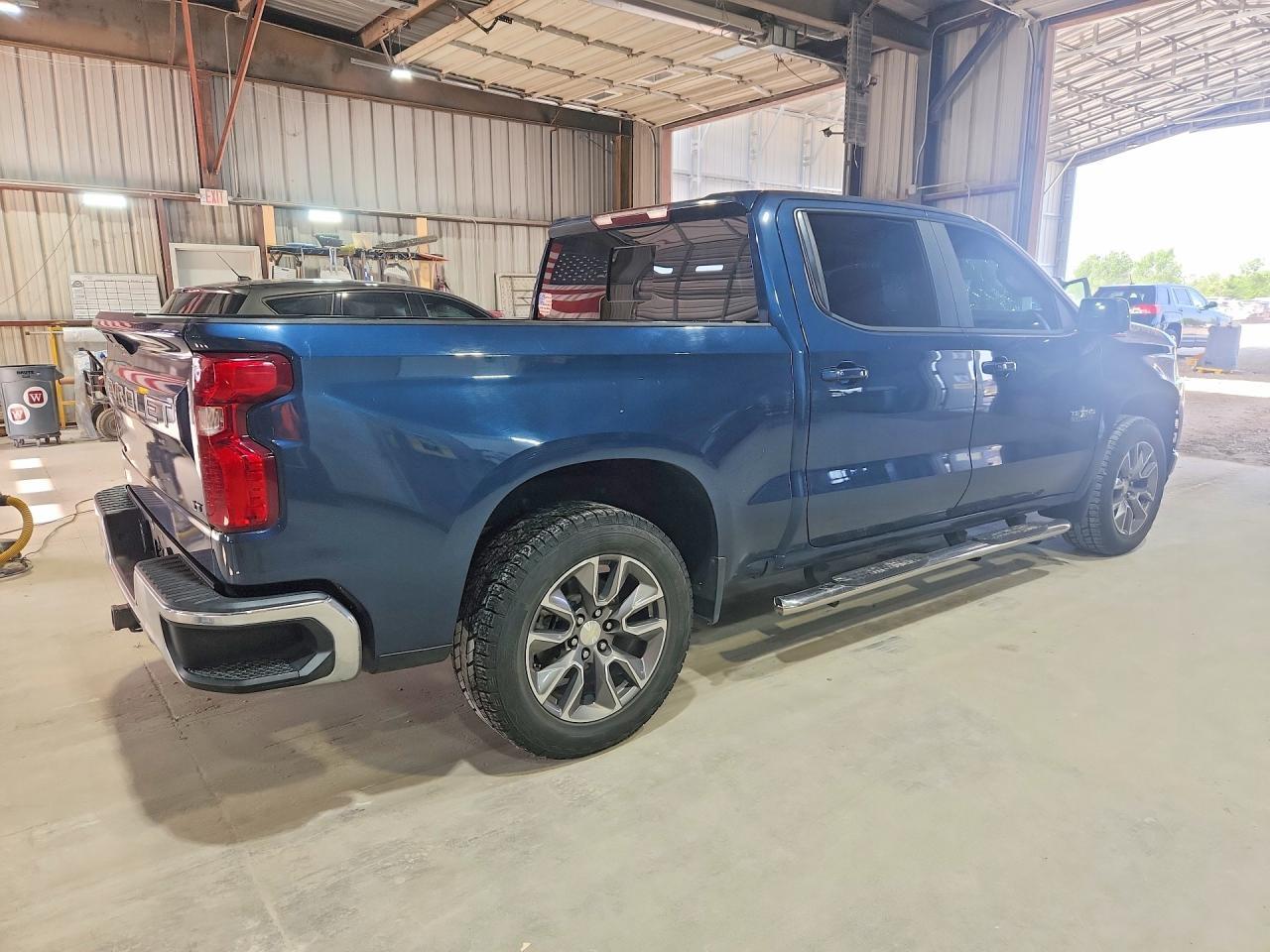 2019 Chevrolet Silverado K1500 Lt - Image 3