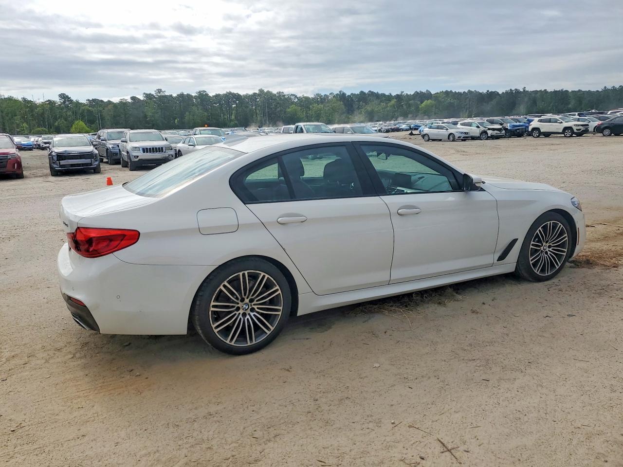2019 BMW 540 Xi - Image 3
